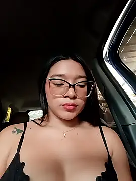 -VICKKY online show from November 28, 3:56 pm