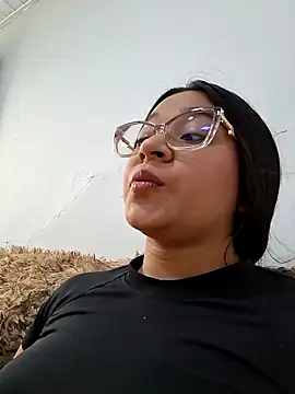 -VICKKY online show from May 14, 2:14 pm