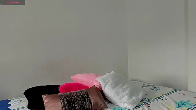 Snapshot of sofiaparker8 chatting on November 13, 9:40 pm sofiaparker8 online show from November 13, 9:40 pm