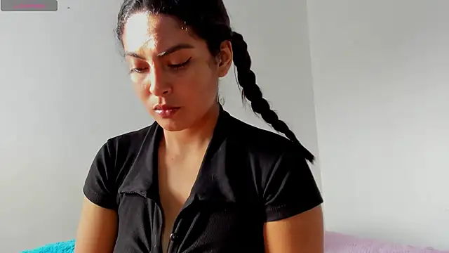 Snapshot of sofiaparker8 chatting on October 27, 9:27 pm sofiaparker8 online show from October 27, 9:27 pm