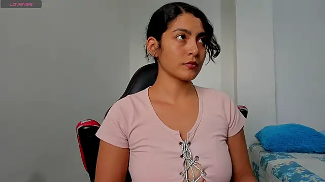 Snapshot of sofiaparker8 chatting on June 30, 8:53 pm sofiaparker8 online show from June 30, 8:53 pm