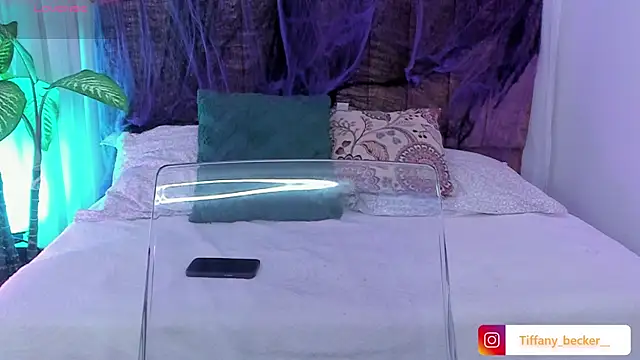 Snapshot of tiffany_becker chatting on October 18, 11:56 am tiffany becker online show from October 18, 11:56 am