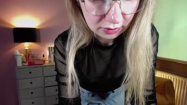 Snapshot of Mia_Tasty chatting on March 21, 1:56 pm Mia Tasty online show from March 21, 1:56 pm