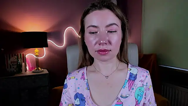 Snapshot of Mia_Tasty chatting on November 15, 8:07 am Mia Tasty online show from November 15, 8:07 am