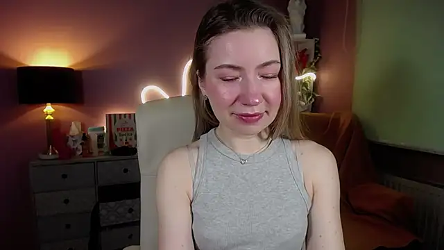 Snapshot of Mia_Tasty chatting on February 28, 7:48 am Mia Tasty online show from February 28, 7:48 am
