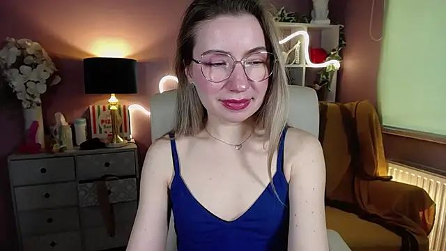 Snapshot of Mia_Tasty chatting on February 17, 10:51 am Mia Tasty online show from February 17, 10:51 am