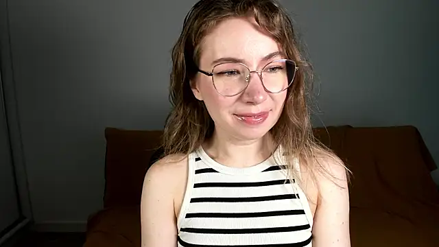 Snapshot of Mia_Tasty chatting on July 18, 6:44 am Mia Tasty online show from July 18, 6:44 am