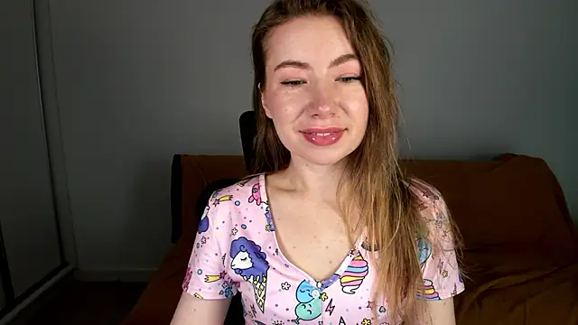 Snapshot of Mia_Tasty chatting on June 14, 6:25 am Mia Tasty online show from June 14, 6:25 am