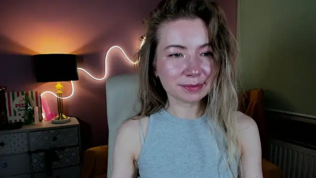 Snapshot of Mia_Tasty chatting on November 9, 3:05 pm Mia Tasty online show from November 9, 3:05 pm