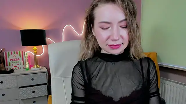 Snapshot of Mia_Tasty chatting on October 29, 7:40 am Mia Tasty online show from October 29, 7:40 am