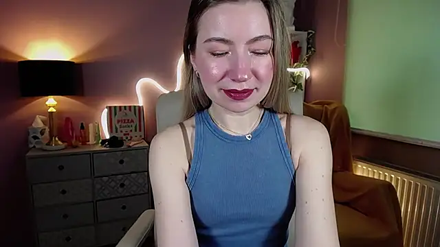 Snapshot of Mia_Tasty chatting on March 14, 7:37 am Mia Tasty online show from March 14, 7:37 am