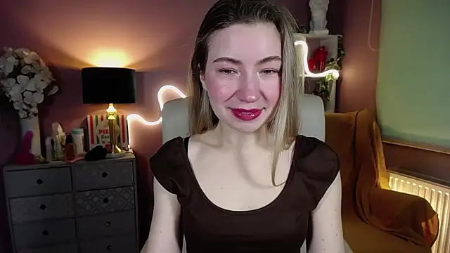 Snapshot of Mia_Tasty chatting on February 16, 7:48 am Mia Tasty online show from February 16, 7:48 am