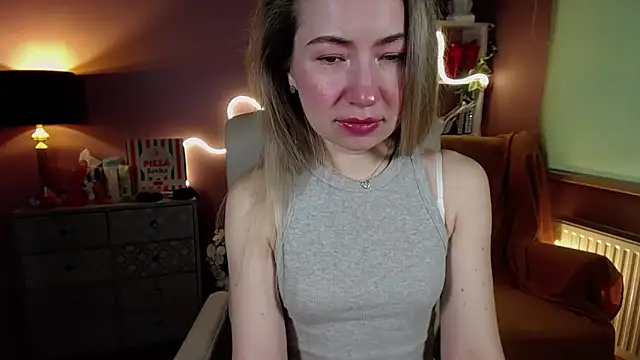 Snapshot of Mia_Tasty chatting on February 23, 7:44 am Mia Tasty online show from February 23, 7:44 am