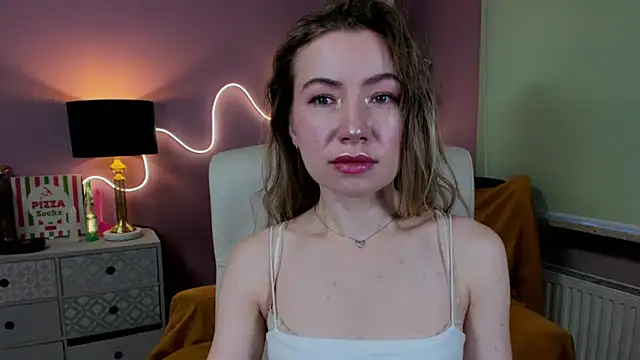 Snapshot of Mia_Tasty chatting on November 6, 7:34 am Mia Tasty online show from November 6, 7:34 am