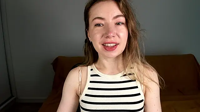 Snapshot of Mia_Tasty chatting on July 7, 6:16 am Mia Tasty online show from July 7, 6:16 am