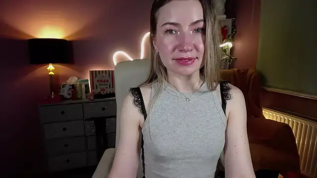 Snapshot of Mia_Tasty chatting on March 2, 8:25 pm Mia Tasty online show from March 2, 8:25 pm