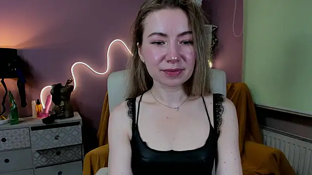Snapshot of Mia_Tasty chatting on September 10, 6:34 am Mia Tasty online show from September 10, 6:34 am