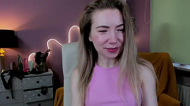 Snapshot of Mia_Tasty chatting on September 28, 6:53 am Mia Tasty online show from September 28, 6:53 am