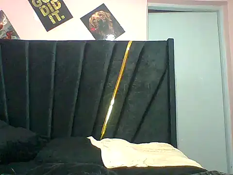 Snapshot of sweetcum chatting on October 8, 6:48 am sweetcum online show from October 8, 6:48 am