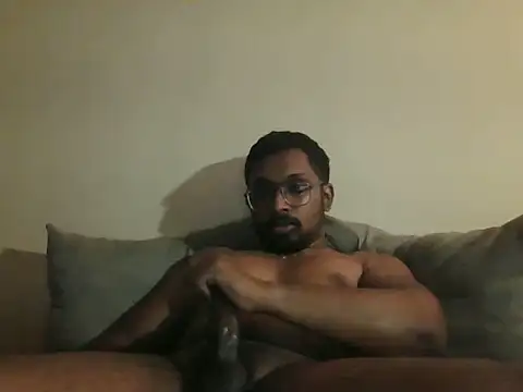 Snapshot of chennaibull101 chatting on June 18, 7:19 pm chennaibull101 online show from June 18, 7:19 pm