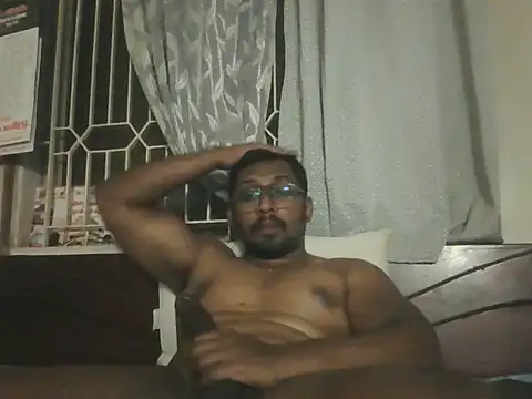 Snapshot of chennaibull101 chatting on June 12, 6:27 pm chennaibull101 online show from June 12, 6:27 pm