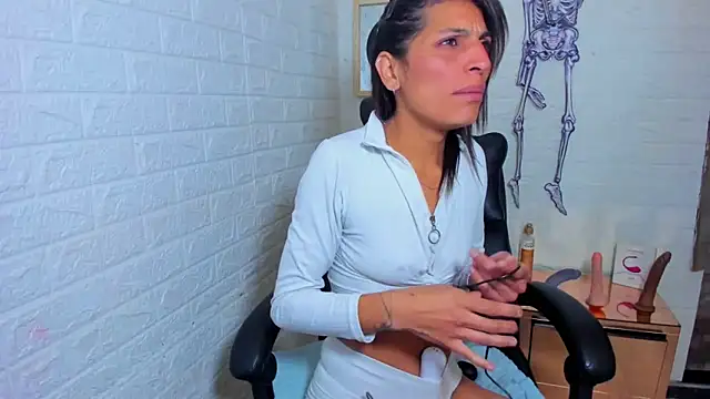 Snapshot of ImCrazzy chatting on October 27, 1:23 pm ImCrazzy online show from October 27, 1:23 pm