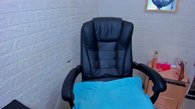 ImCrazzy online show from March 3, 2:57 pm