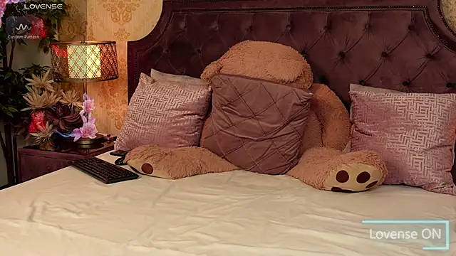 JaneDevine online show from March 10, 1:32 pm