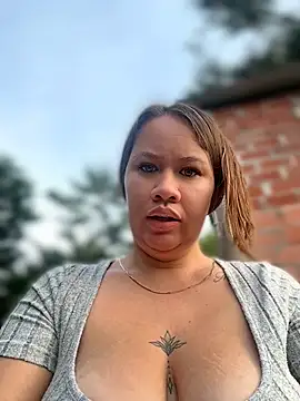 Emiily lee online show from May 17, 11:32 am