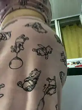 Snapshot of Emiily_lee chatting on March 14, 9:46 am Emiily lee online show from March 14, 9:46 am