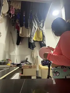 Emiily lee online show from November 11, 9:59 am