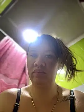 Emiily lee online show from May 18, 9:25 am