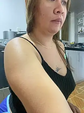 Snapshot of Emiily_lee chatting on March 7, 12:56 pm Emiily lee online show from March 7, 12:56 pm