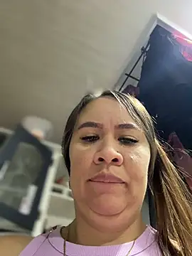 Emiily lee online show from November 25, 10:32 pm