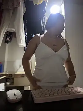 Emiily lee online show from February 2, 9:08 am