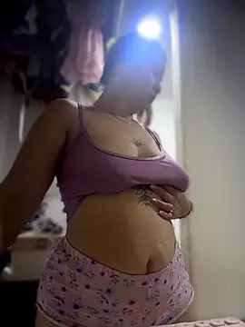 Emiily lee online show from April 10, 1:12 am