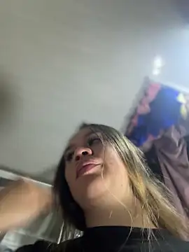 Emiily lee online show from December 18, 3:00 am