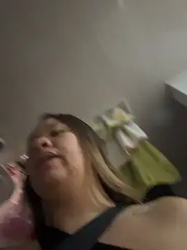 Emiily lee online show from February 10, 9:14 pm