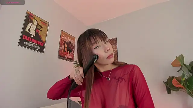 Snapshot of iriiina_veneno chatting on September 29, 9:53 pm iriiina veneno online show from September 29, 9:53 pm
