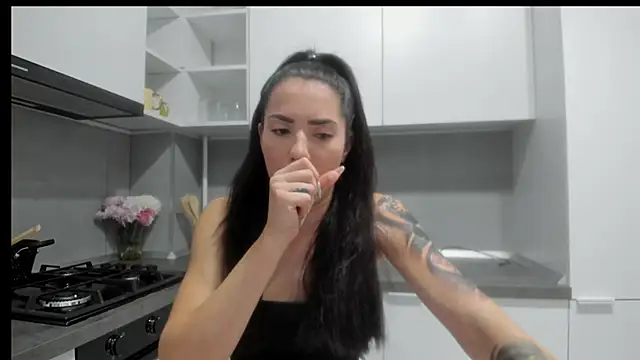 Snapshot of Emmapmg chatting on November 19, 10:54 pm Emmapmg online show from November 19, 10:54 pm