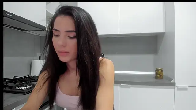 Snapshot of Emmapmg chatting on November 17, 10:25 pm Emmapmg online show from November 17, 10:25 pm