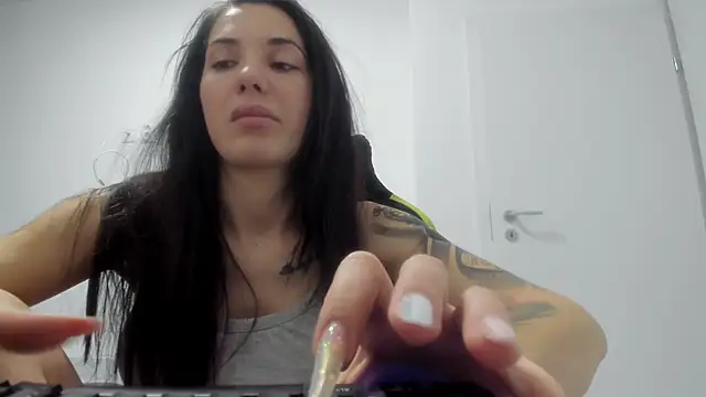 Snapshot of Emmapmg chatting on December 14, 7:30 pm Emmapmg online show from December 14, 7:30 pm