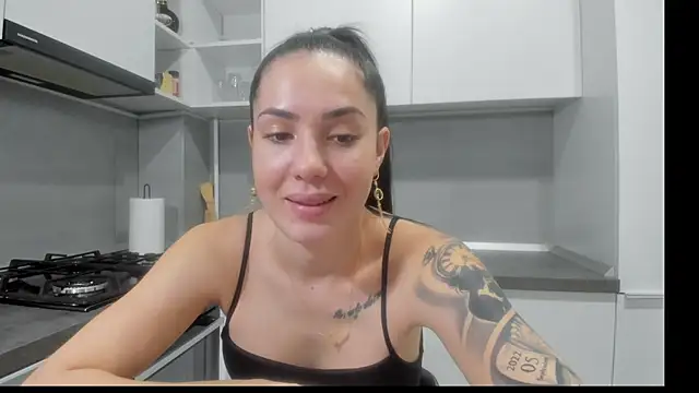 Emmapmg online show from February 1, 2:26 pm