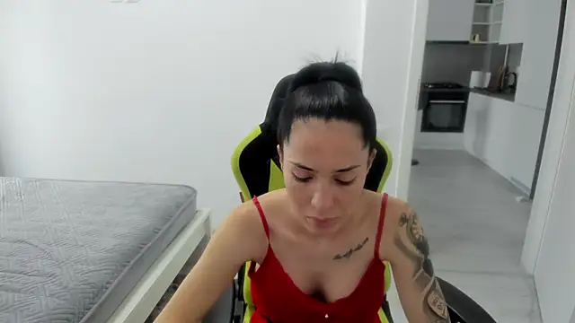 Emmapmg online show from July 15, 11:50 am