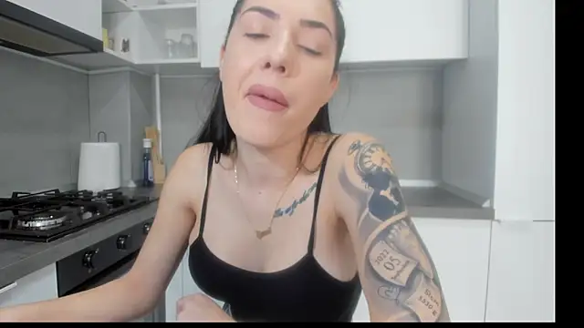 Emmapmg online show from February 11, 12:49 pm