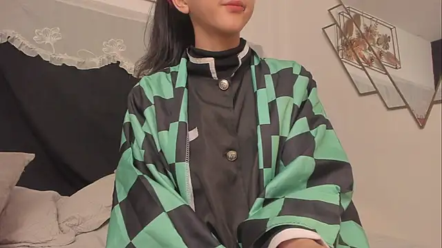 Snapshot of BonnieCute_ chatting on October 5, 11:28 pm BonnieCute online show from October 5, 11:28 pm