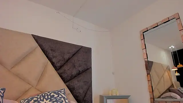 BonnieCute  online show from February 7, 12:18 am