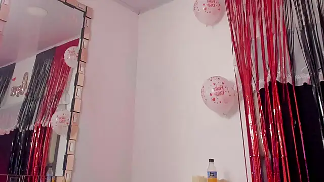 Snapshot of BonnieCute_ chatting on February 14, 2:54 pm BonnieCute online show from February 14, 2:54 pm