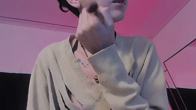 Snapshot of BonnieCute_ chatting on February 18, 11:44 am BonnieCute online show from February 18, 11:44 am