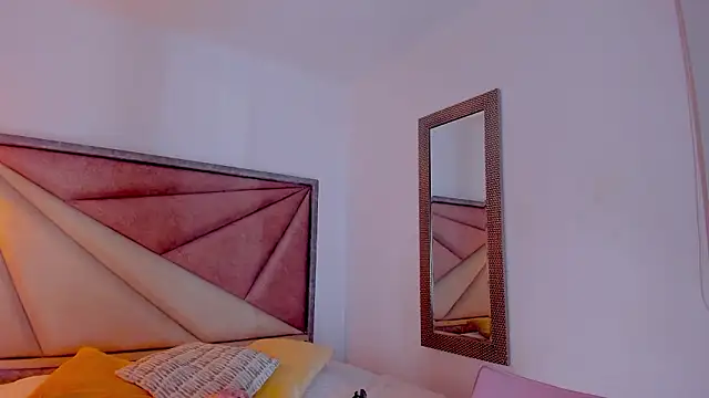 BonnieCute  online show from February 10, 11:48 pm